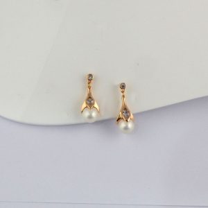 Syn Pearl Dangling Earring