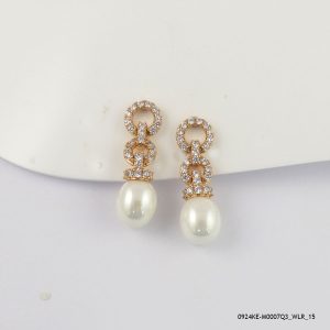Syn Pearl Earring Gold Plated