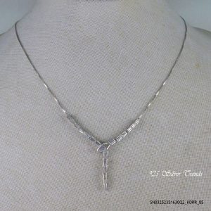 Ladies Silver Fashion Necklace