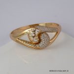 18KGP CRYSTAL HEART BANGLE