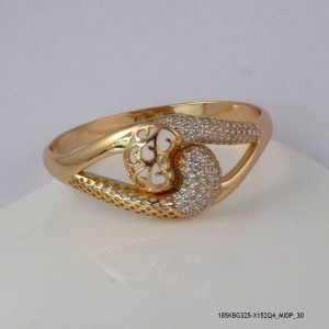 18KGP CRYSTAL HEART BANGLE