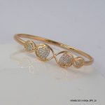 18KGP CRYSTAL HEART BANGLE