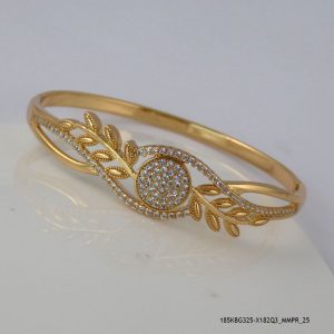 18KGP CRYSTAL LEAF BANGLE